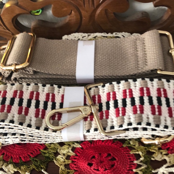 NWT Ahdorned Faux Leather Classic Messenger Crossbody w/2 Straps - Picture 3 of 7